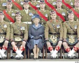 queen_and_soldiers