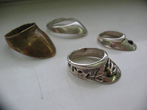 thumb-rings